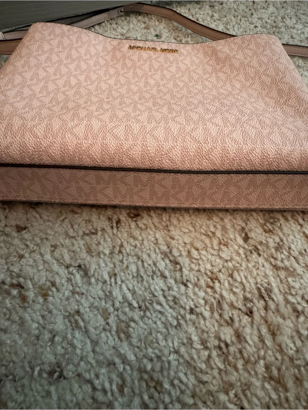 MICHAEL KORS Pink Crossbody Bag with Gold-Tone Hardware